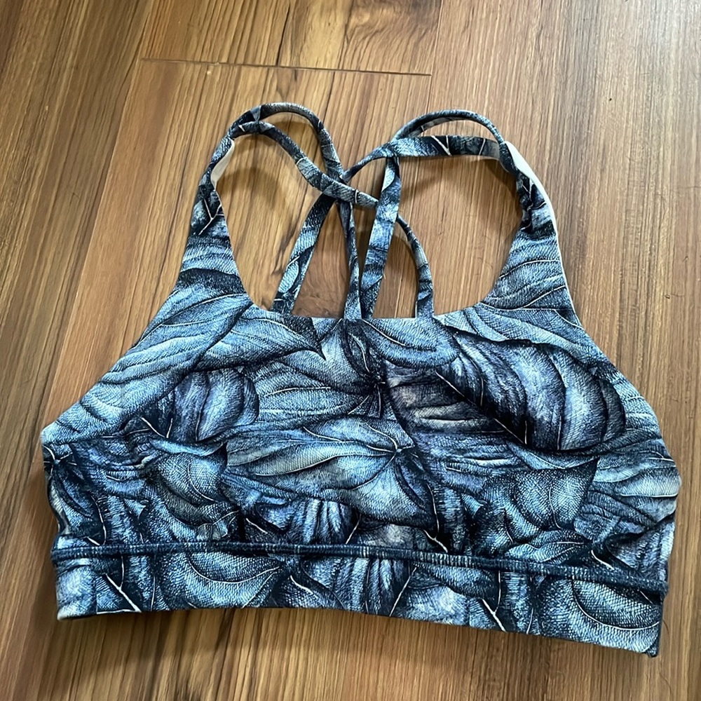 Lululemon sports bra